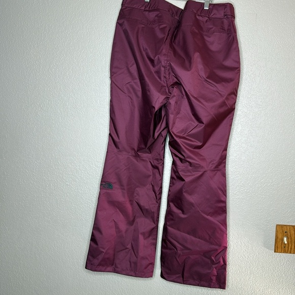 The North Face Women's Sally Insulated Pant - Picture 9 of 9